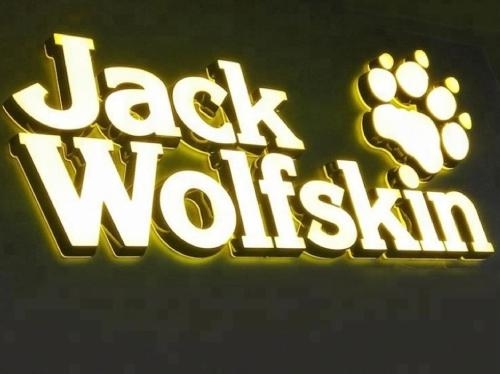 chữ mica nổi đèn led sang mặt 2