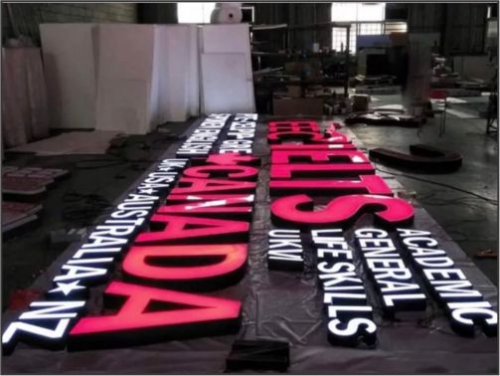 thi công bảng hiệu 17